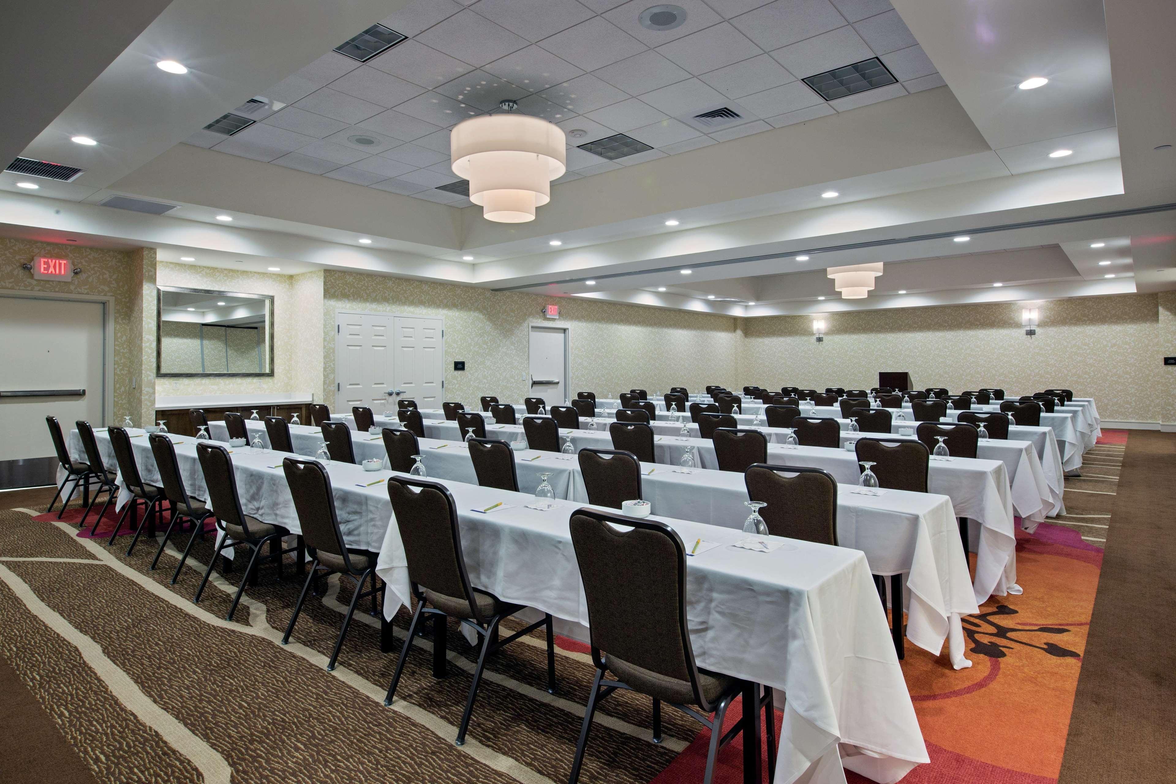 Hilton Garden Inn Lincoln Downtown/Haymarket Экстерьер фото